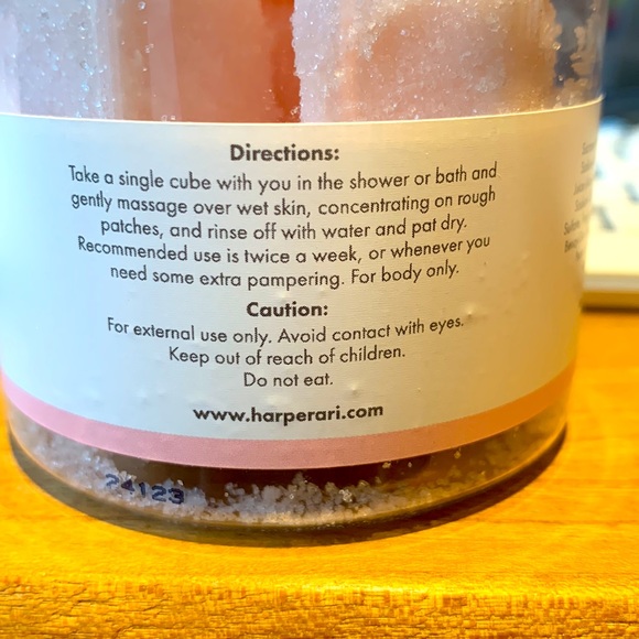 NWOT💗HARPER +ARI ROSÉ EXFOLIATING SUGAR CUBES IN 5.5 OZ JAR FOR BATH OR SHOWER - Picture 3 of 4
